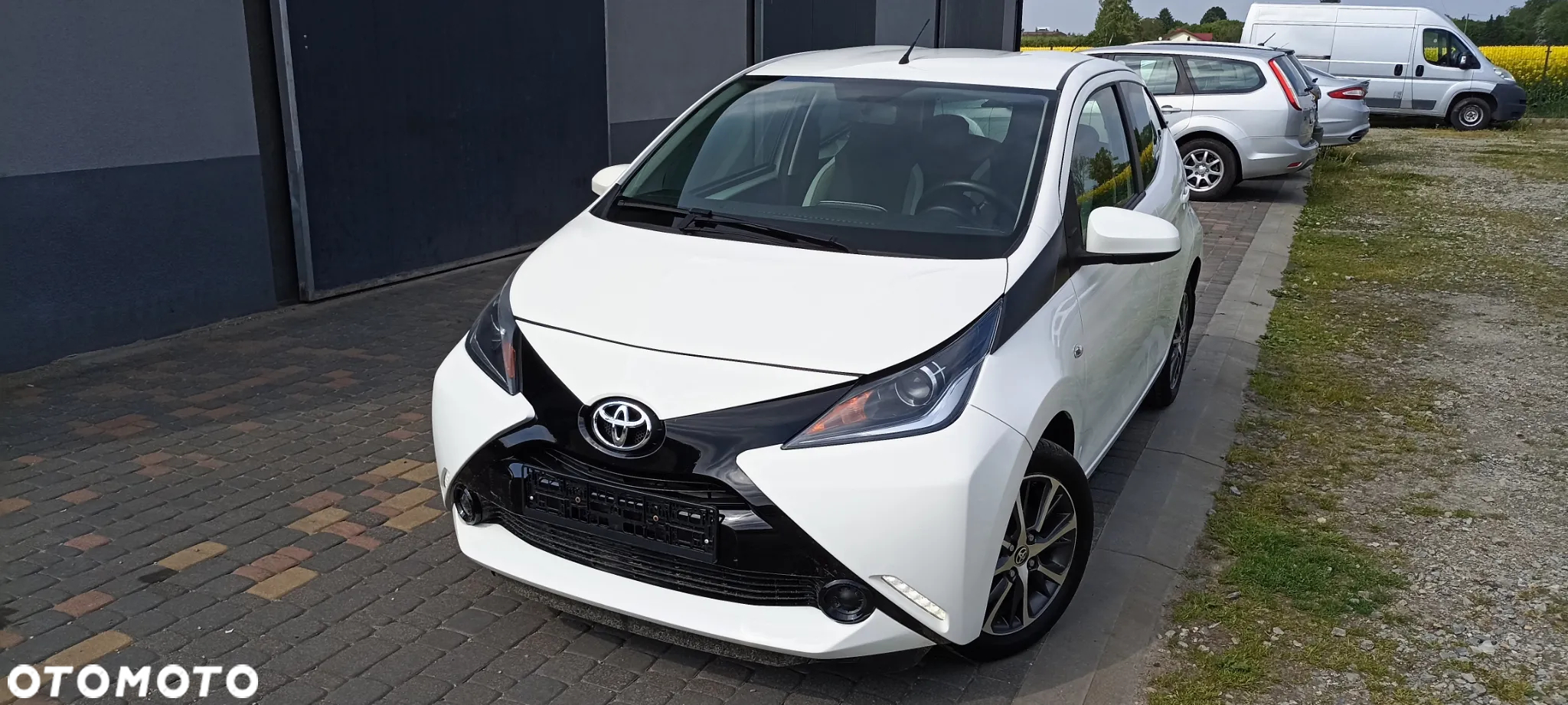 Toyota Aygo x-play touch - 4
