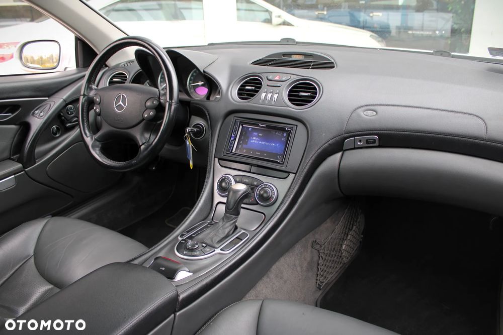 Mercedes-Benz SL - 22