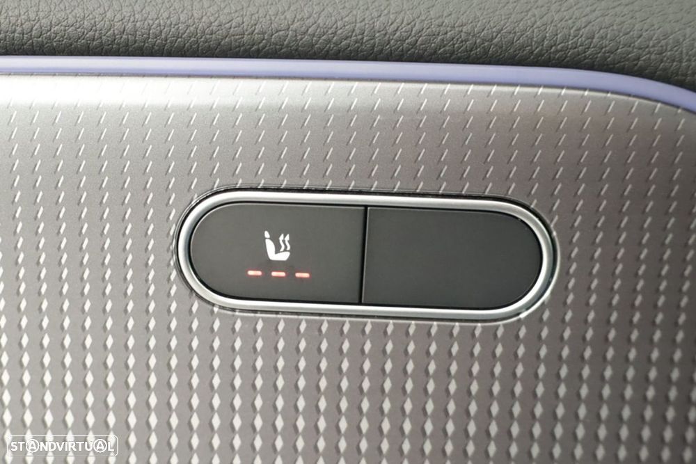 Mercedes-Benz EQA 300 4Matic AMG Line - 22