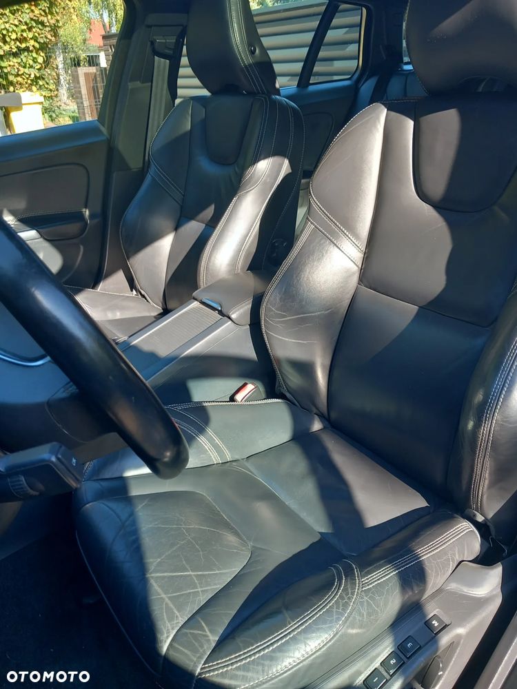 Volvo V60 D6 AWD Plug-in Hybrid Summum - 19