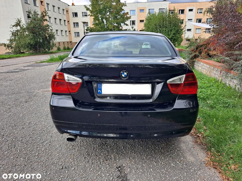 BMW Seria 3 318i - 4
