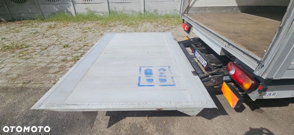 Renault master winda kontener 430x218x223 - 8 ep - 18