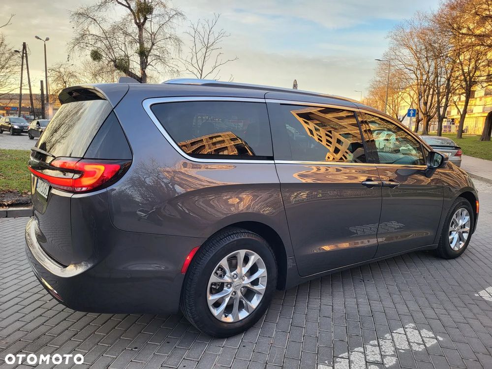 Chrysler Pacifica - 29