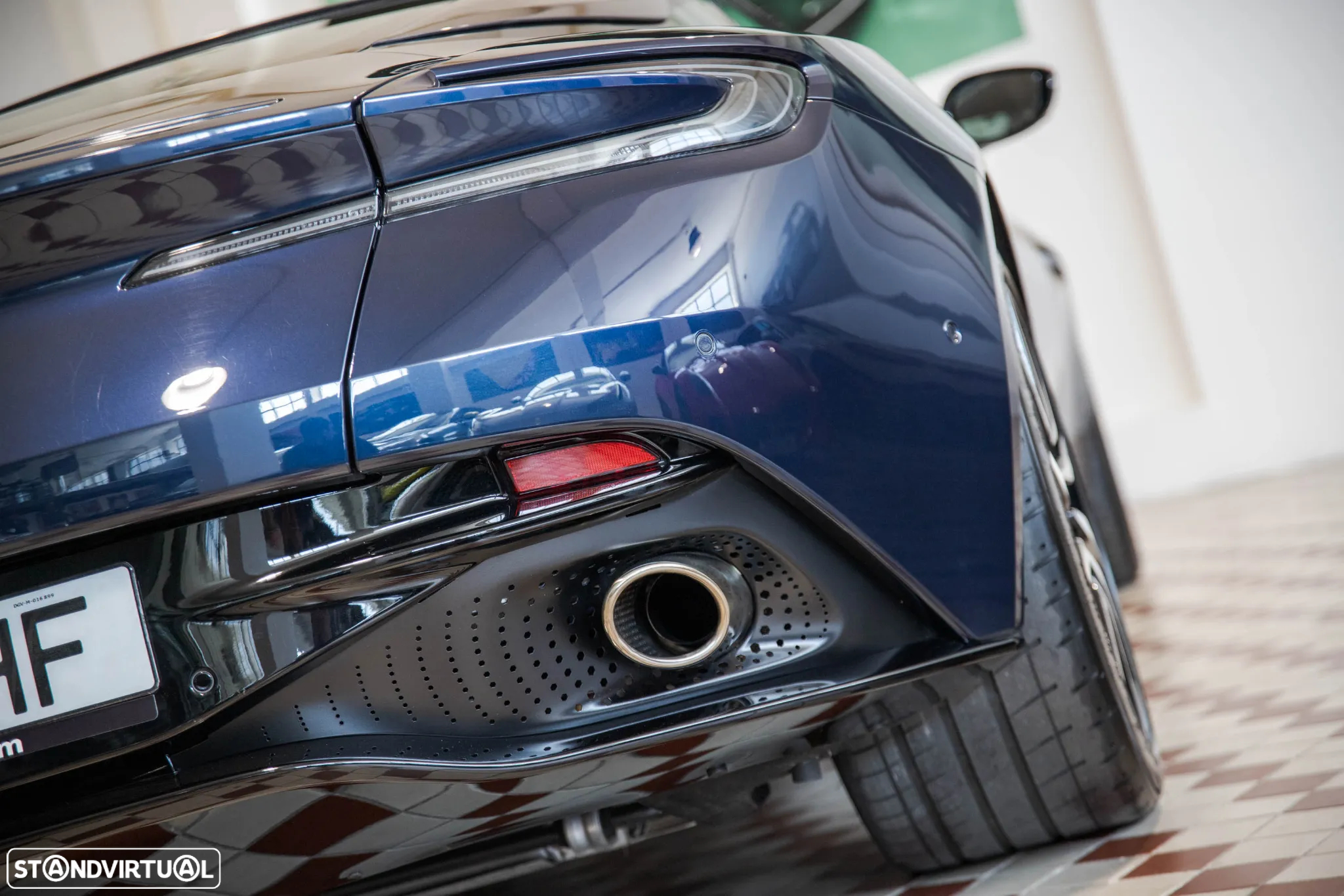 Aston Martin DB11 Coupé V8 Auto - 13