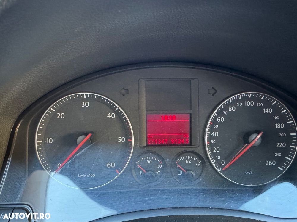 Volkswagen Golf - 5