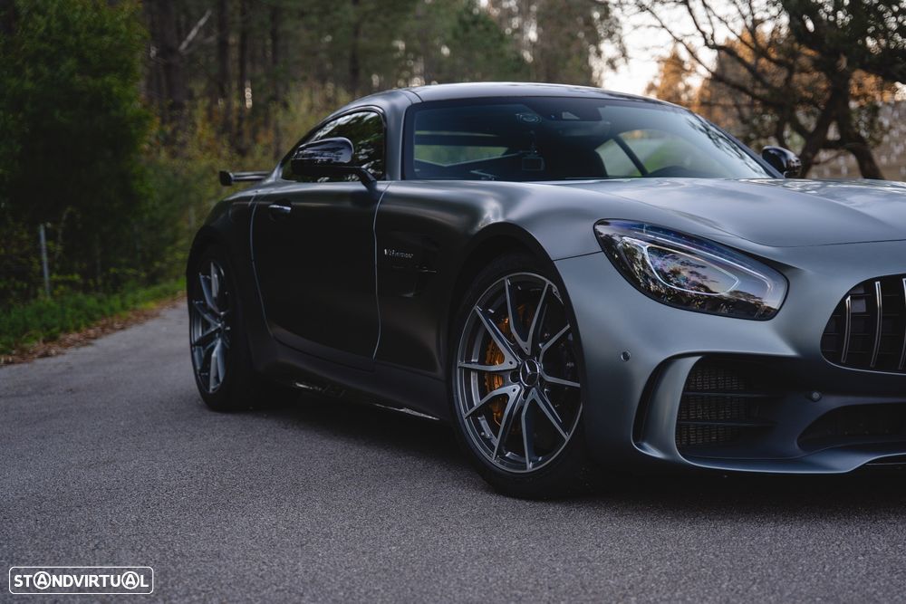 Mercedes-Benz AMG GT R - 6
