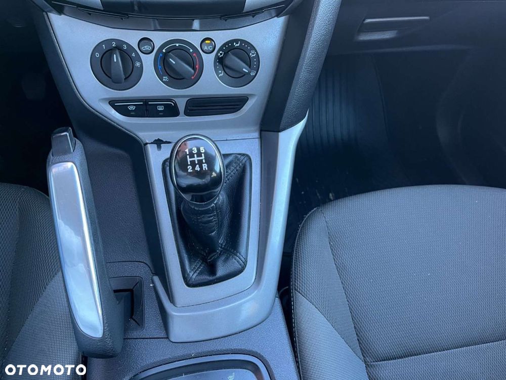 Ford Focus 1.6 Ambiente - 13