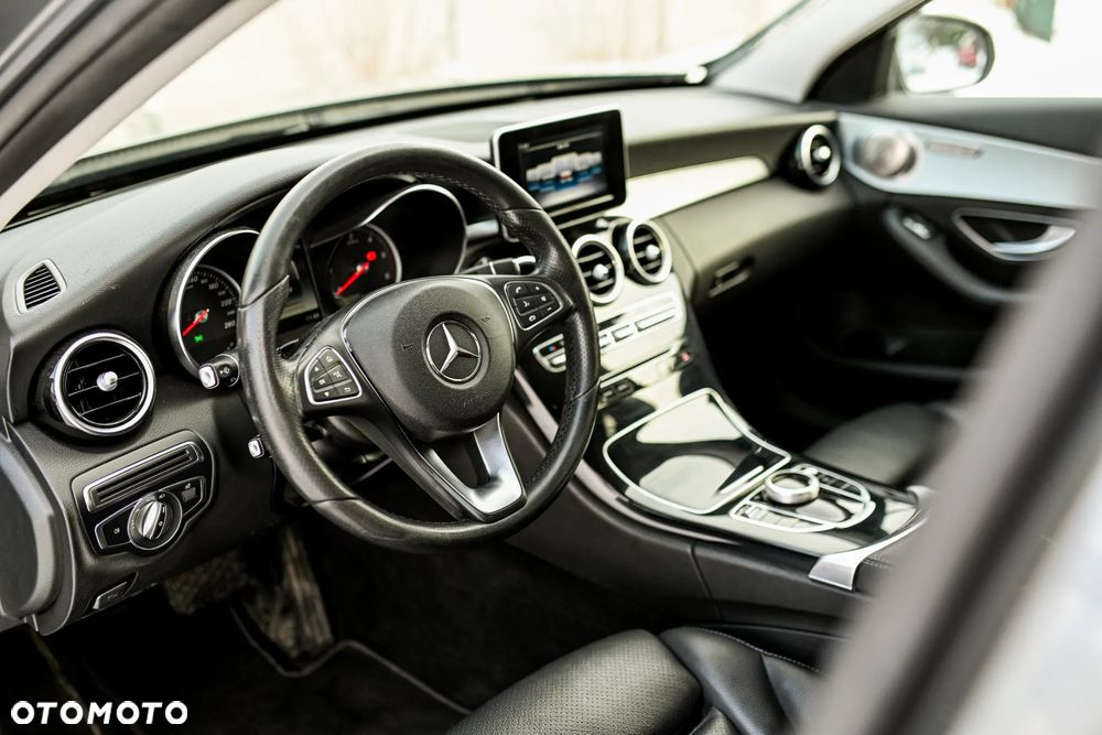 Mercedes-Benz Klasa C 180 (BlueTEC) d 7G-TRONIC - 25