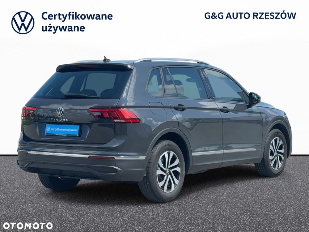 Volkswagen Tiguan - 4