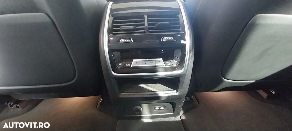 BMW X5 M M60i xDrive AT MHEV - 11