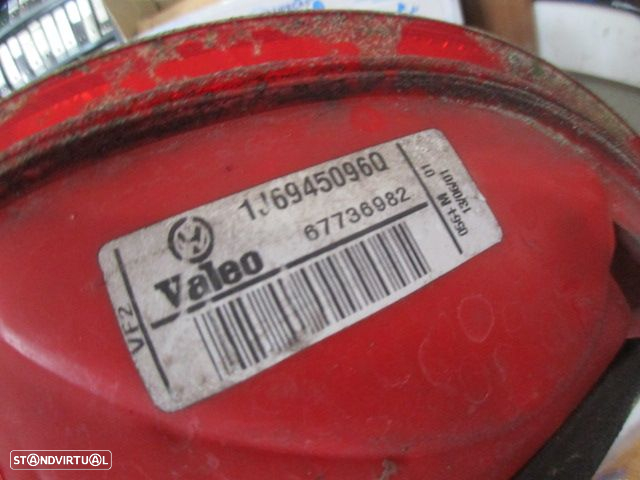 Farol Tras 1J69450960 VW GOLF 4 2001 1.6I 105CV 3P VERDE ESCURO DRT ORIGINAL VALEO - 3