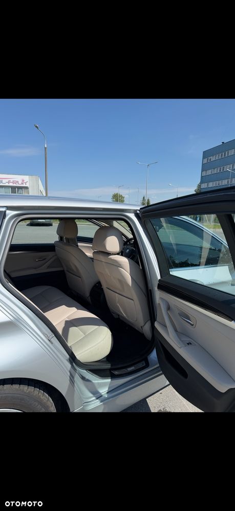 BMW Seria 5 528i xDrive Sport-Aut Luxury Line - 17