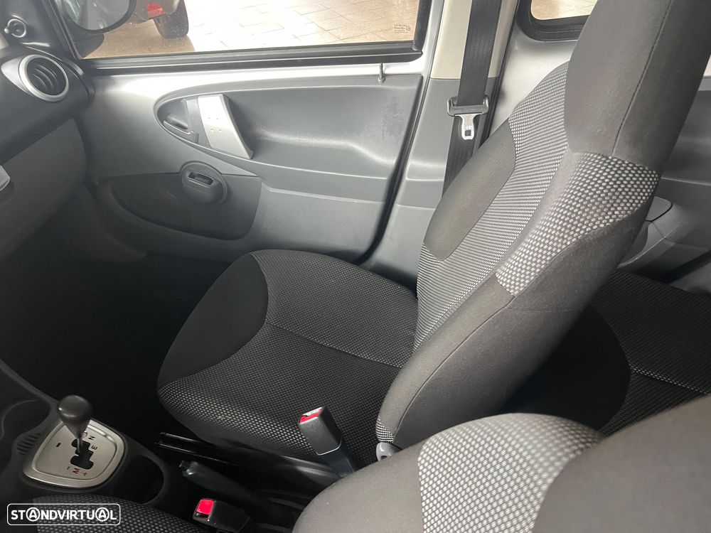 Toyota Aygo Multi Mode Connect - 16