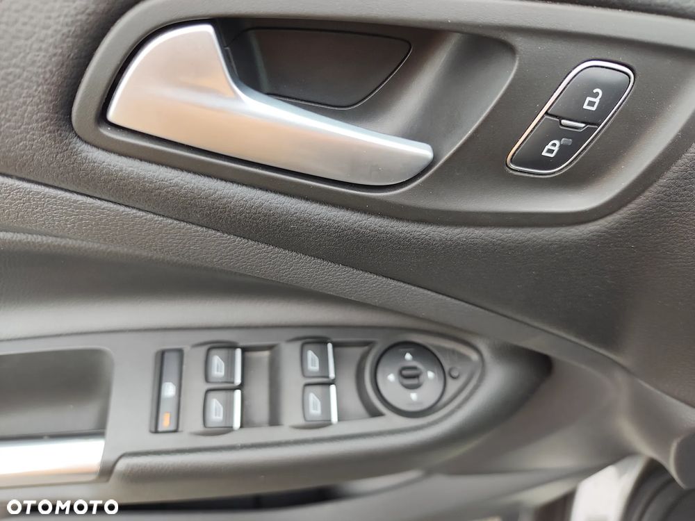 Ford Kuga 1.5 EcoBoost 2x4 ST-Line - 13