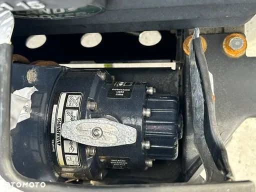 Land Rover Defender - 26