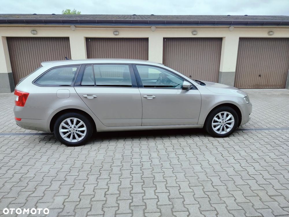 Skoda Octavia 1.6 TDI DPF DSG Active - 7
