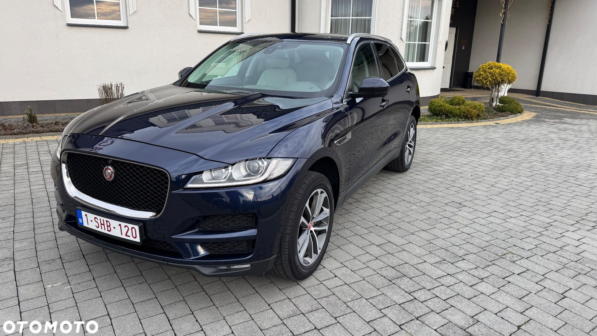 Jaguar F-Pace - 1