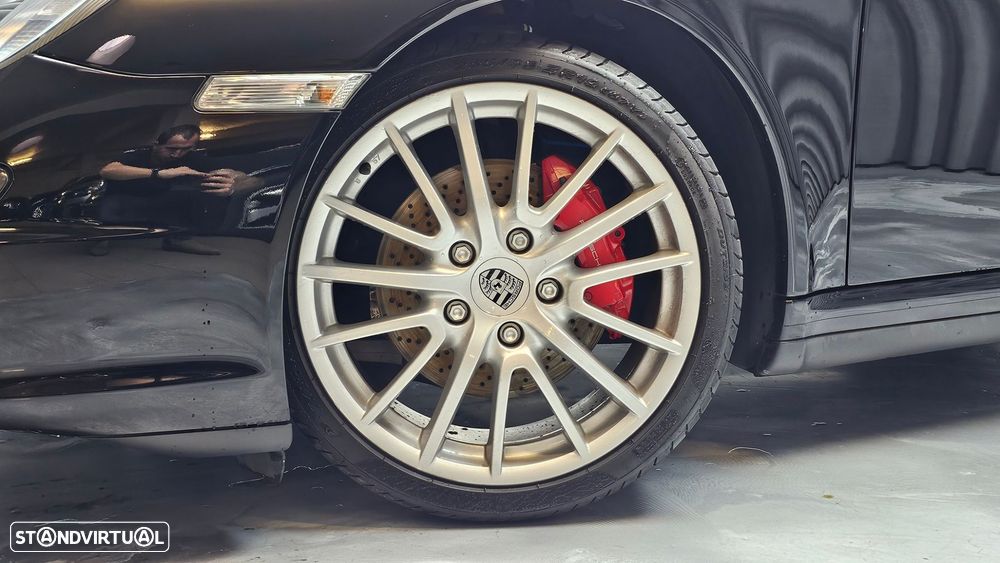 Porsche 911 (997) Carrera 4 S Cabriolet - 37