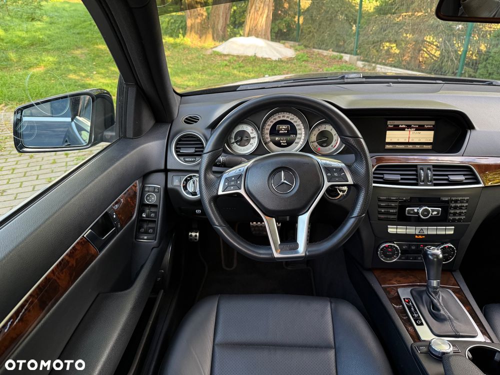 Mercedes-Benz Klasa C 250 CGI Automatik BlueEFFICIENCY SPORT EDITION - 19