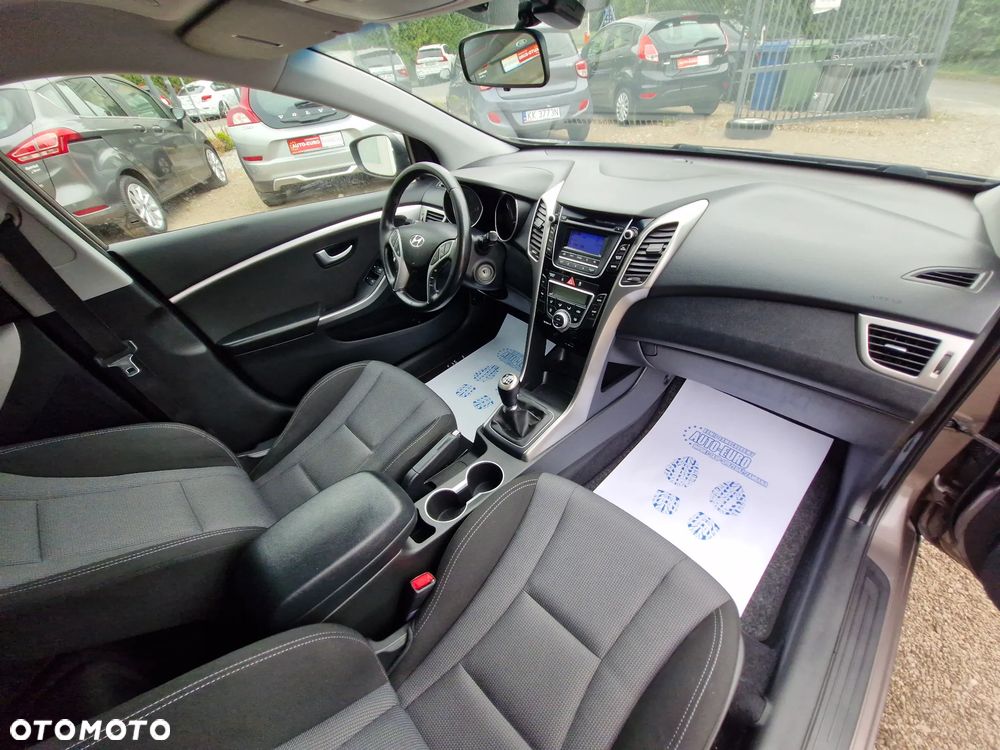 Hyundai i30 1.6 GDI Comfort - 25