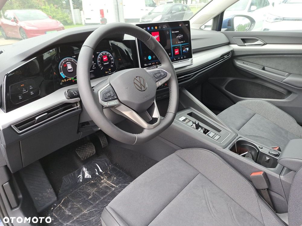 Volkswagen Golf - 10