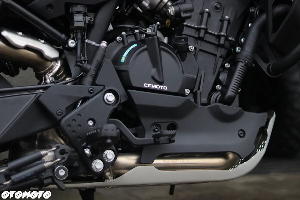 CFMoto MT - 19