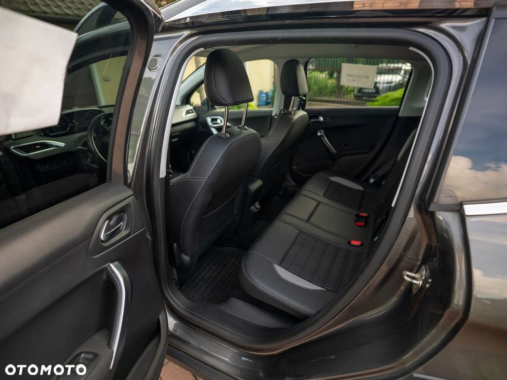 Peugeot 2008 1.2 Pure Tech Allure S&S EAT6 - 7