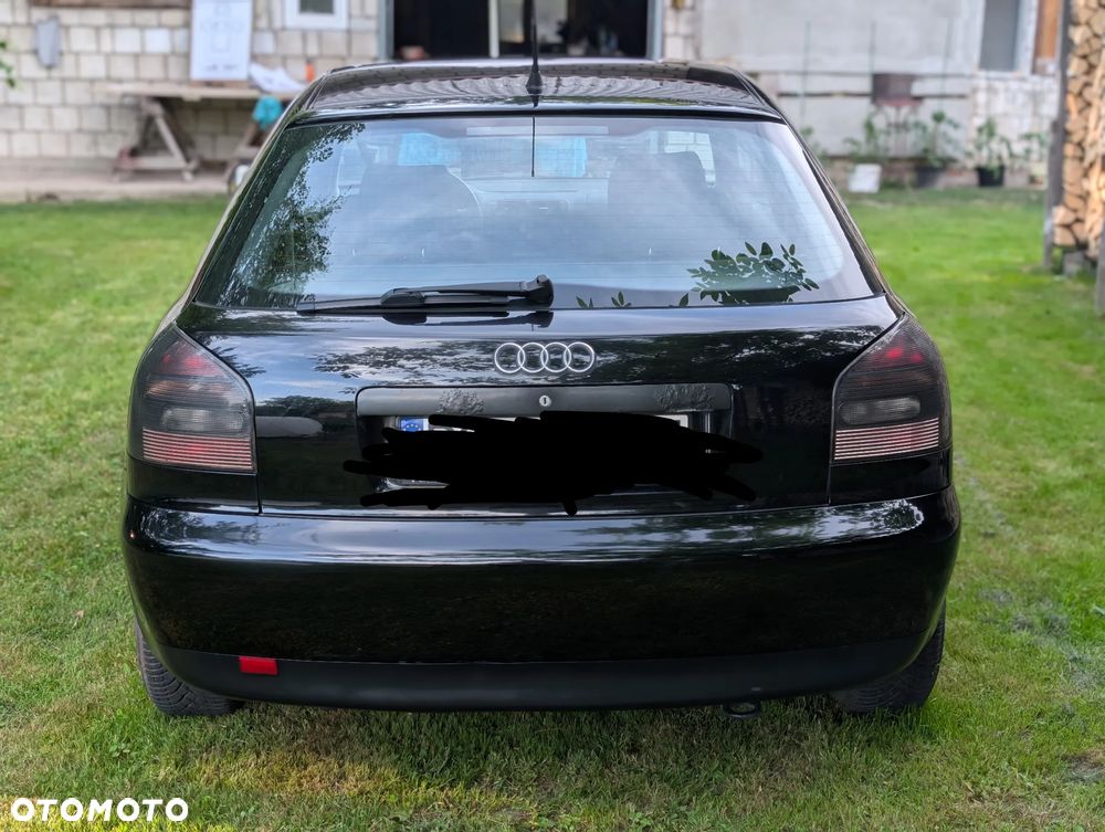 Audi A3 3-drzwiowe 1.6 Attraction - 2