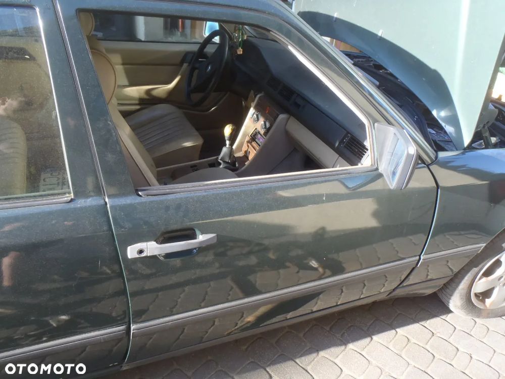 błotnik drzwi klapa tył mercedes w 124 w124  b ładne jak na ten rok 1988 duzo do nich - 14