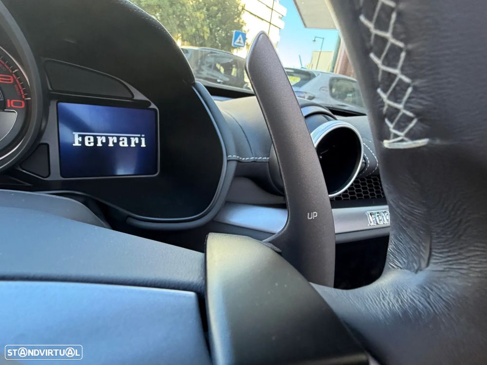 Ferrari Portofino 3.9 Twin-Turbo V8 - 12