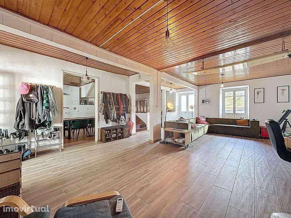 Moradia Única na Vila da Povoação – Um Verdadeiro Miradouro! - Grande imagem: 5/28