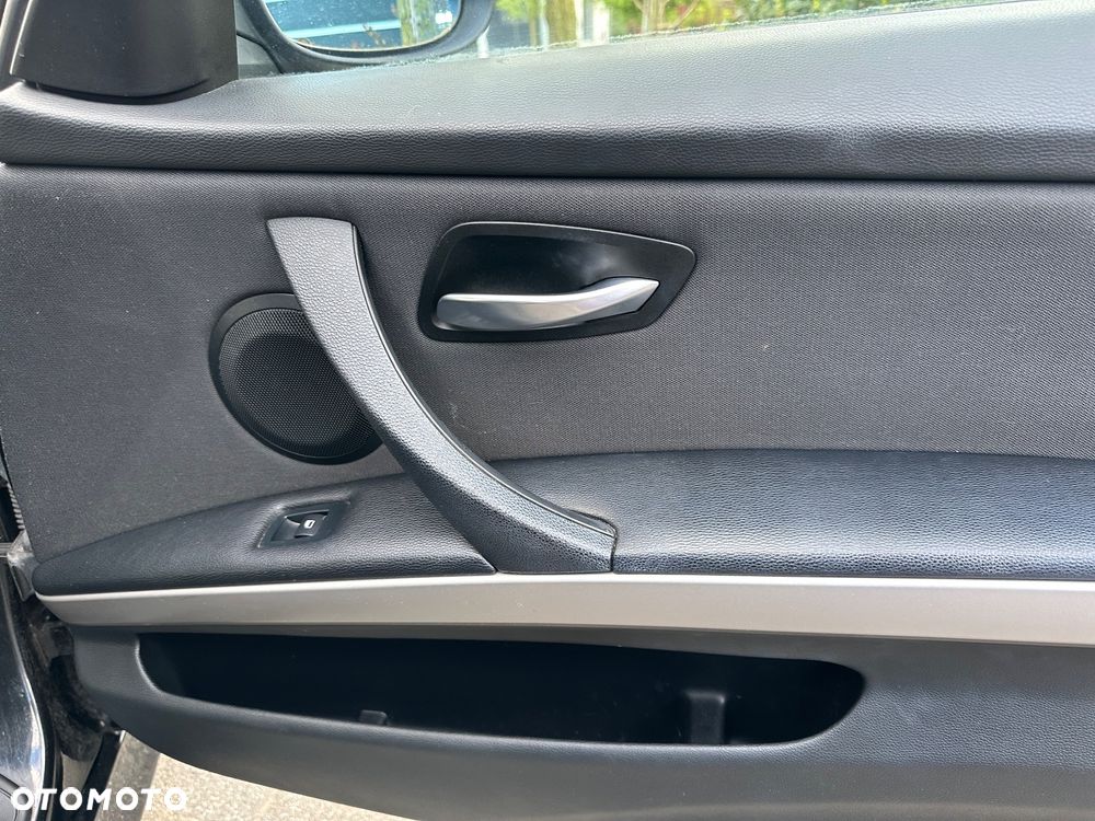 BMW Seria 3 320d - 28
