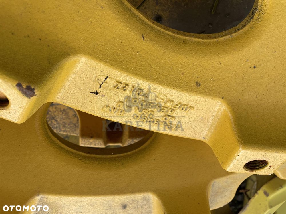 John Deere 7R250 8R230 8370R - piasta R243081 - 2