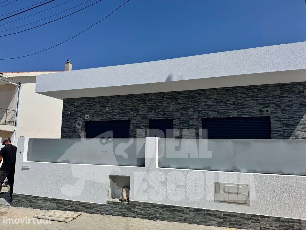 MORADIA TERREA FERNAO FERRO . - Grande imagem: 2/31