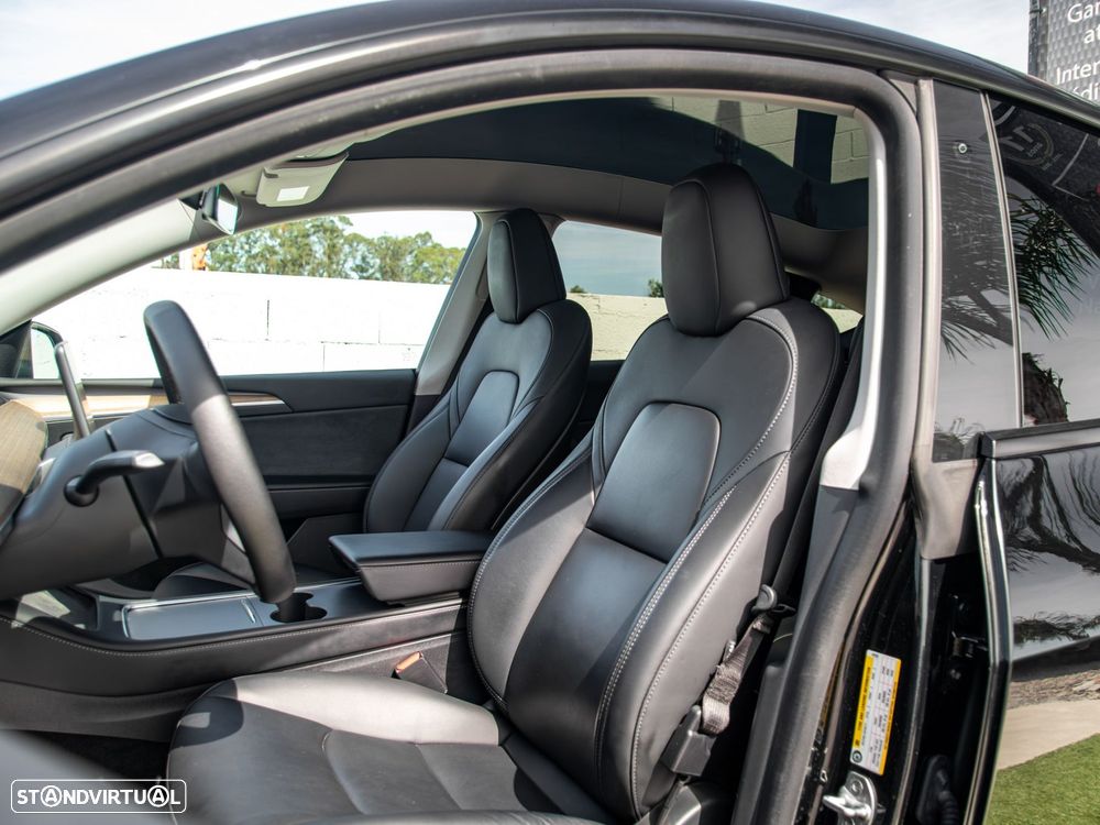 Tesla Model Y Long Range Tração Integral - 18