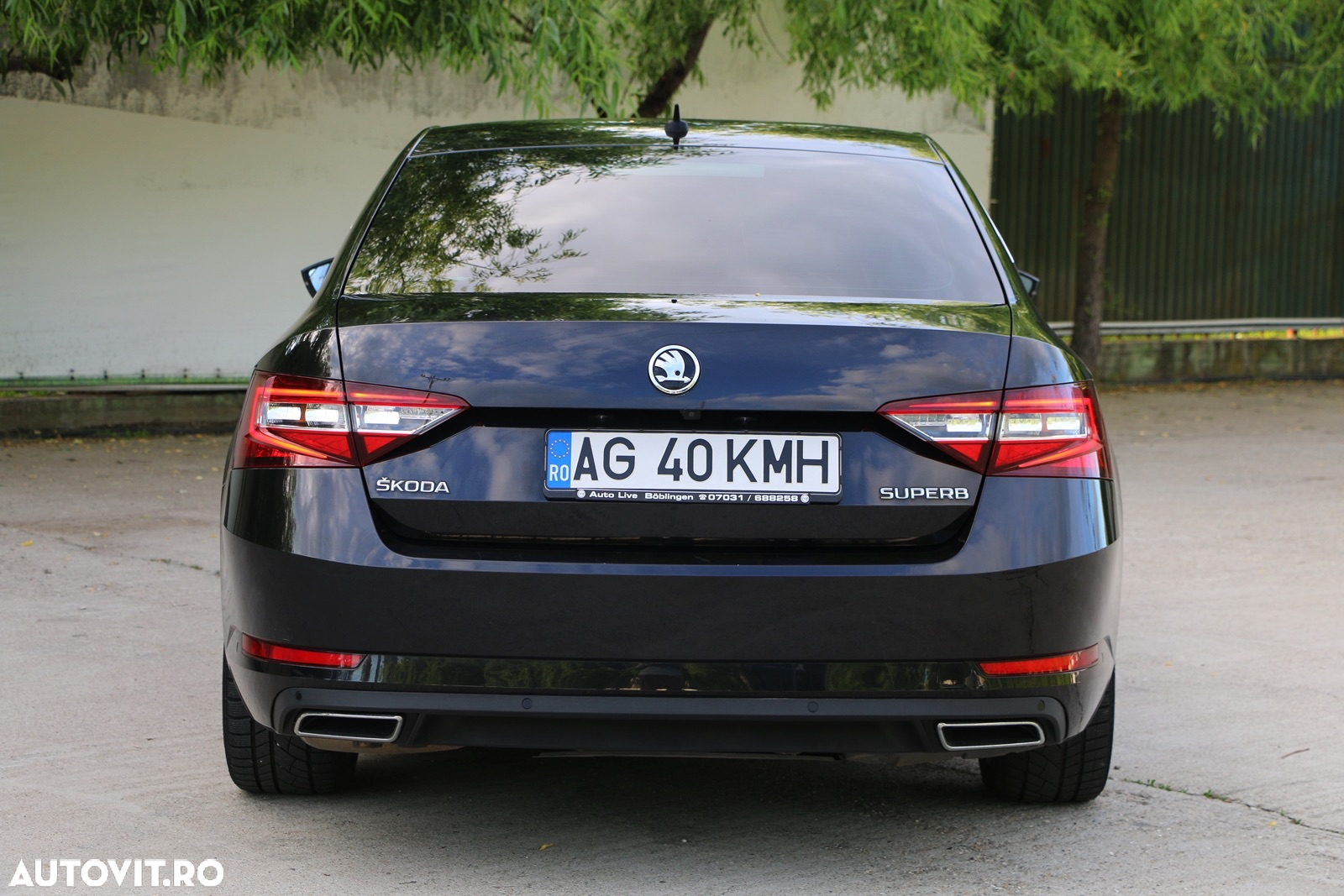 Skoda Superb 2.0 TDI DSG Laurin & Klement - 4