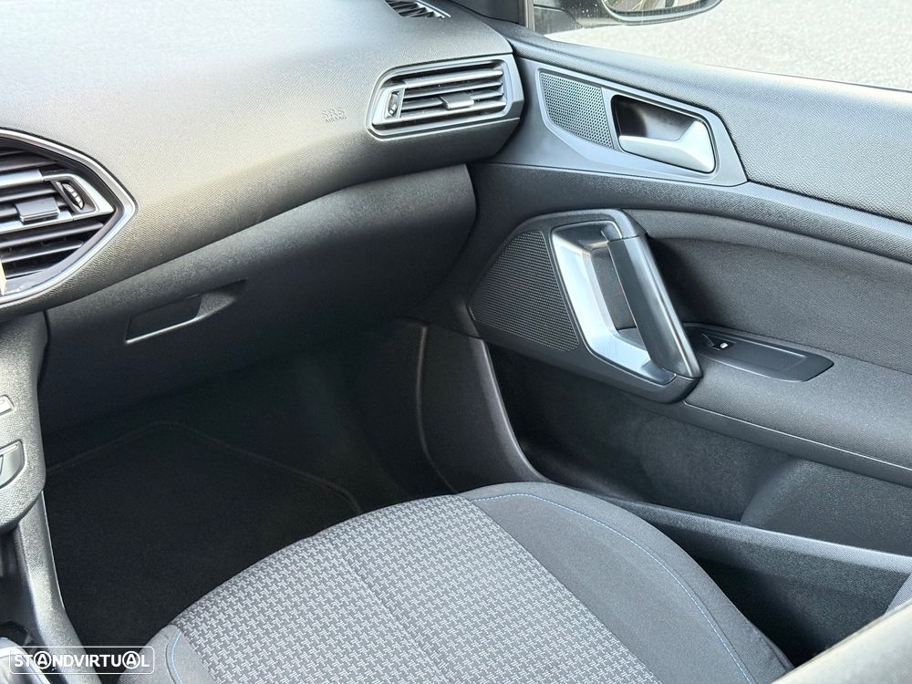Peugeot 308 SW 1.5 BlueHDi Style - 29