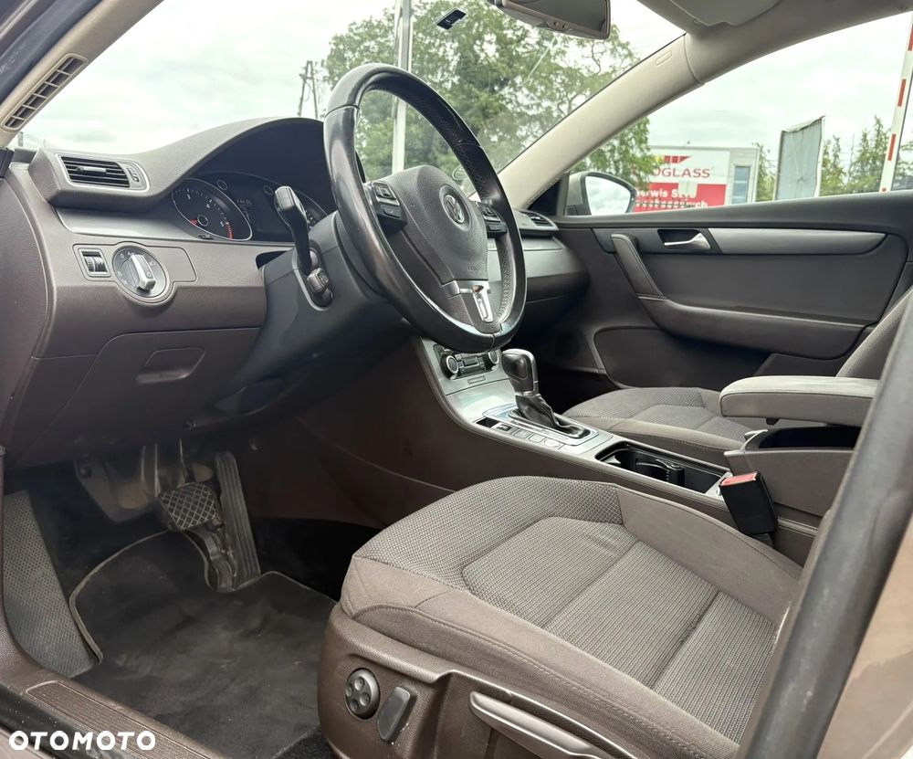 Volkswagen Passat 2.0 TDI DPF Comfortline DSG - 11