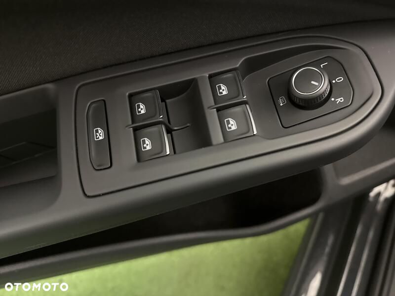 Volkswagen Golf - 12