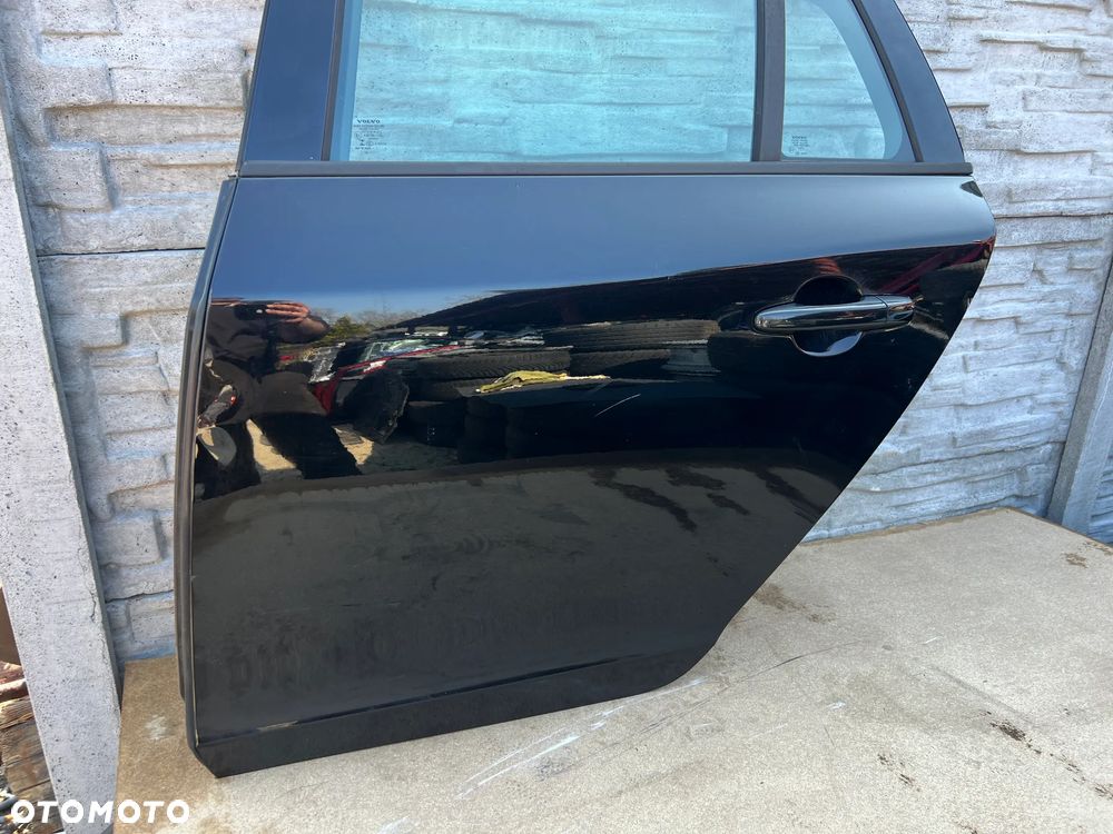 DRZWI LEWE TYLNE VOLVO V60 019-26 - 2