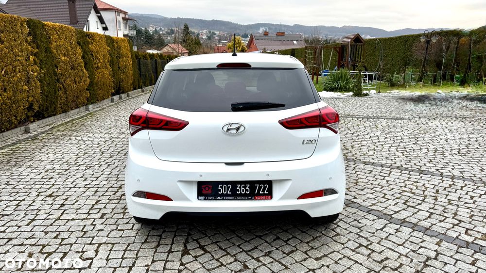 Hyundai i20 blue 1.2 Trend - 6