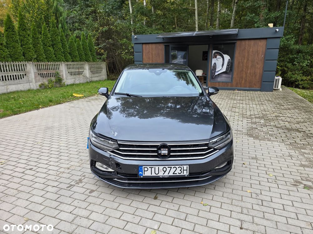 Volkswagen Passat - 2