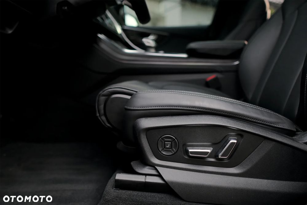 Audi Q8 55 TFSI mHEV Quattro Tiptronic - 13