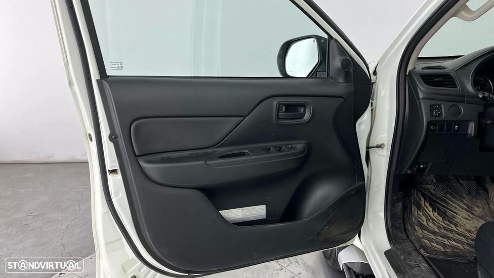 Mitsubishi L200 2.3 DI-D Strakar Space Cab Intense 4WD - 15