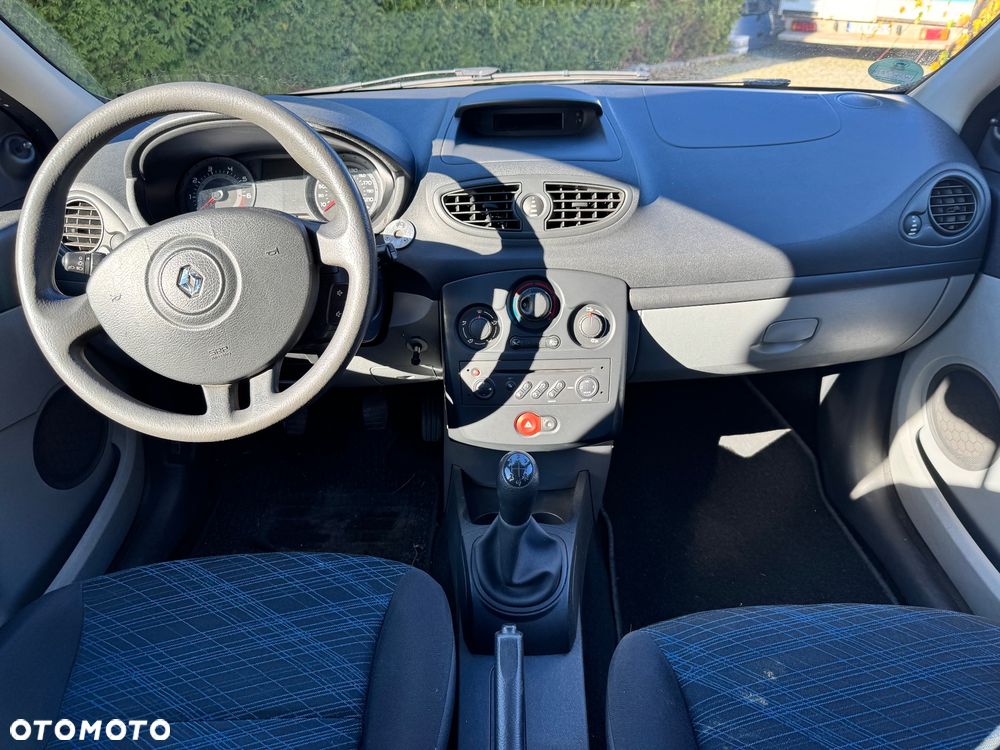 Renault Clio - 16