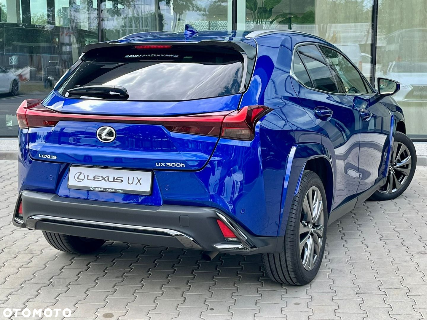Lexus UX - 8