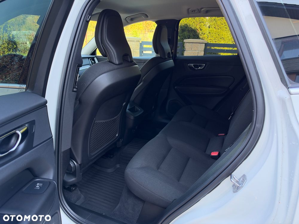 Volvo XC 60 B4 D AWD Momentum Pro - 14