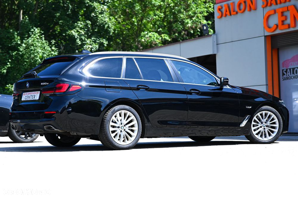 BMW Seria 5 530e - 32