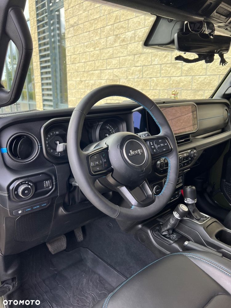Jeep Wrangler - 23