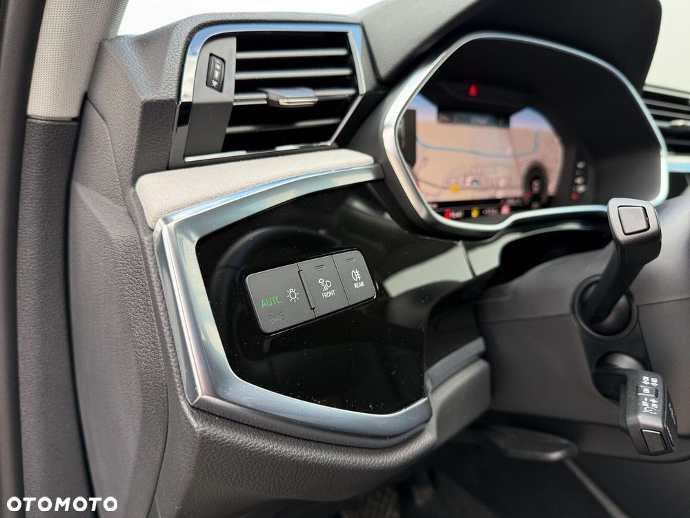Audi Q3 Sportback - 13